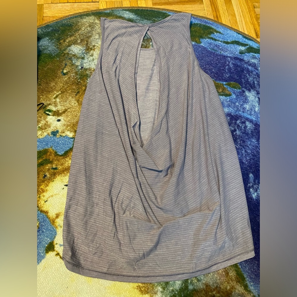 Lululemon open back yoga shirt size S